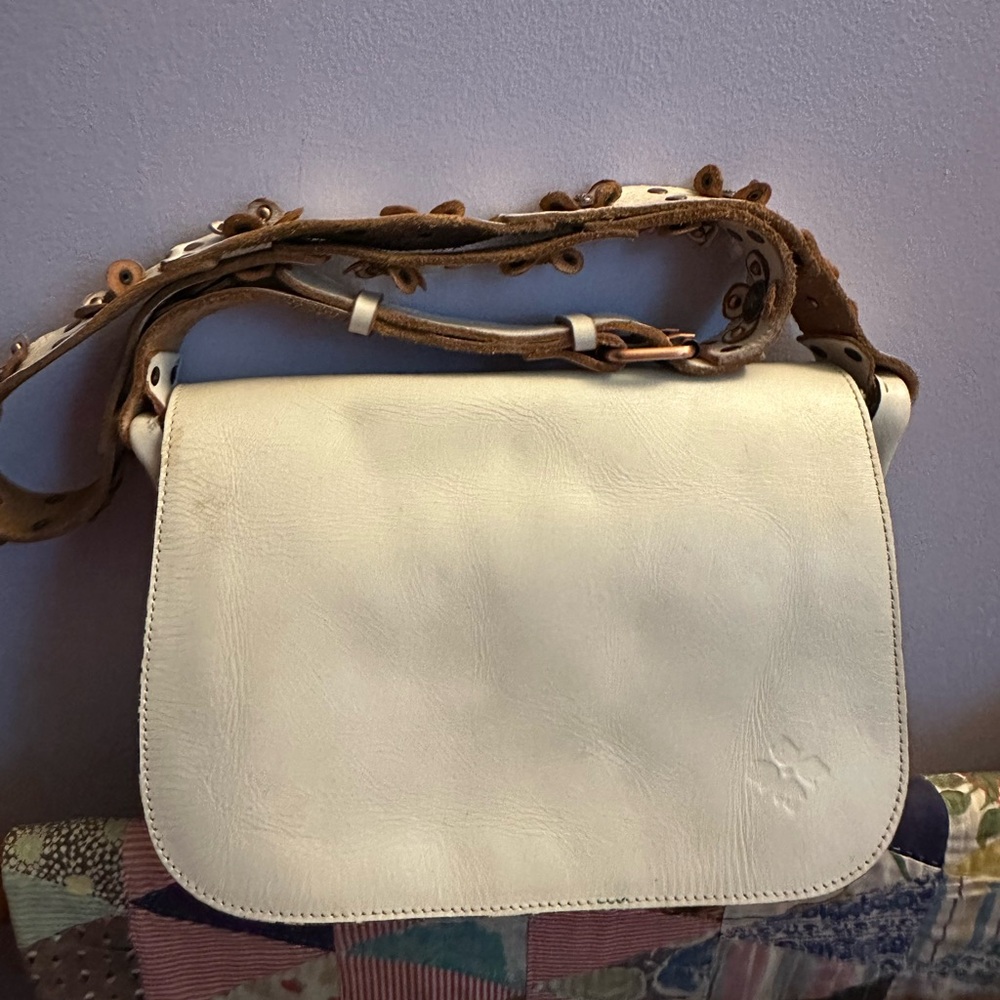 Patricia Nash Cream and Brown Leather Shoulder Bag always kept in dust bag